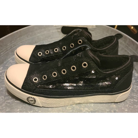 Womens Ugg Slip-on Shoes Size‎ 6 - Picture 2 of 11